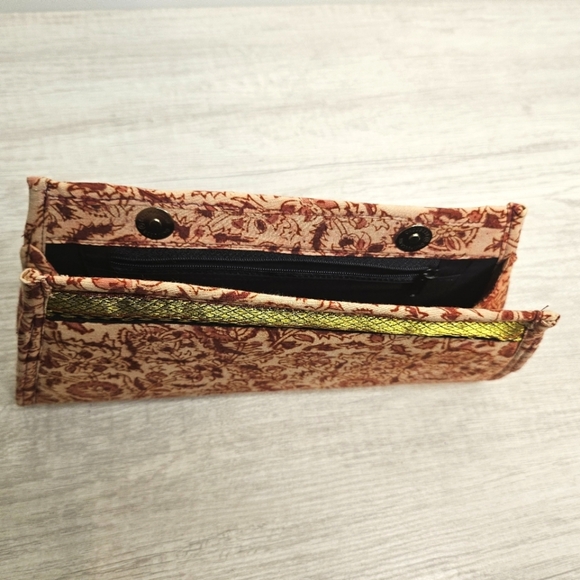 Damask Fabric Tan Rose Floral Gold Metallic Accent Magnetic Clutch Day Evening - Picture 2 of 9